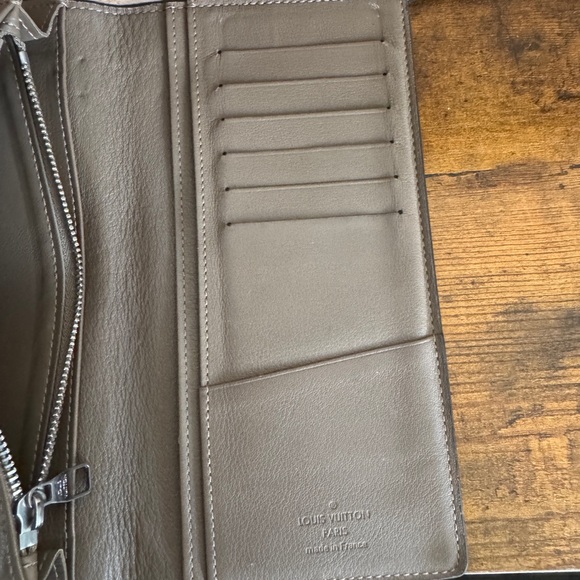 Louis Vuitton Brazza wallet - Picture 6 of 13